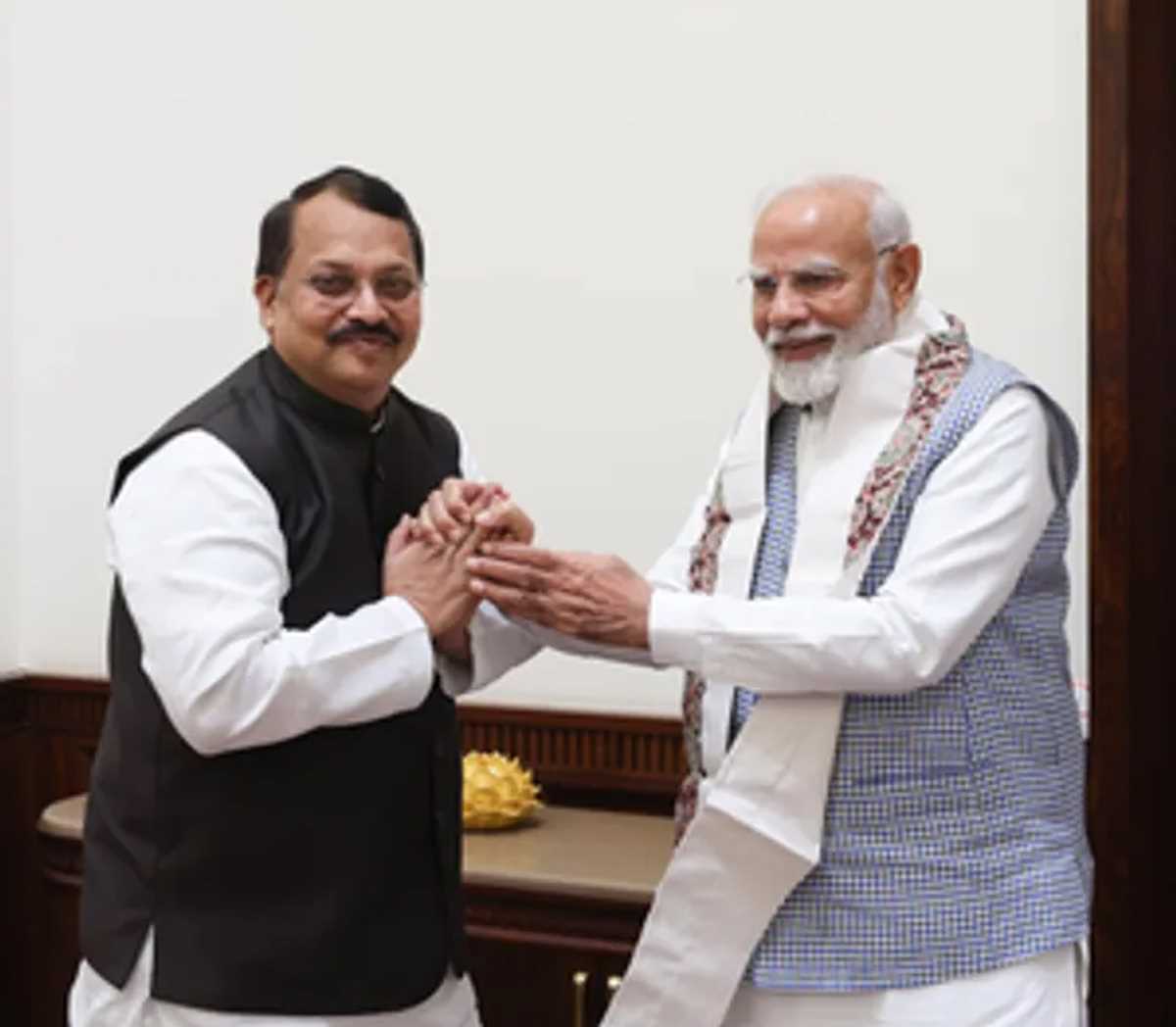 भाजपा सांसद बाबूराम निषाद ने पीएम मोदी से की मुलाकात, बेतवा नदी पर बांध बनवाने की अपील